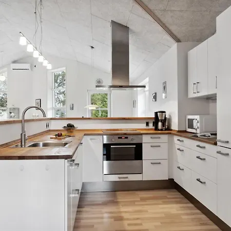 Ljupco - 500m To The Fjord By Interhome
